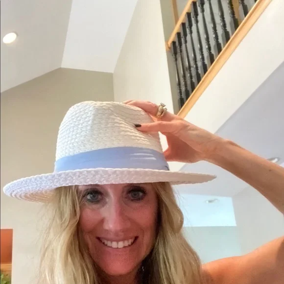NWOT White Straw Hat with Blue Band - Picture 2 of 4